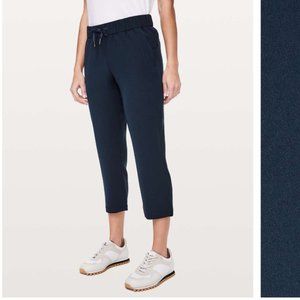 Lululemon On The Fly Crop Woven 23" Joggers